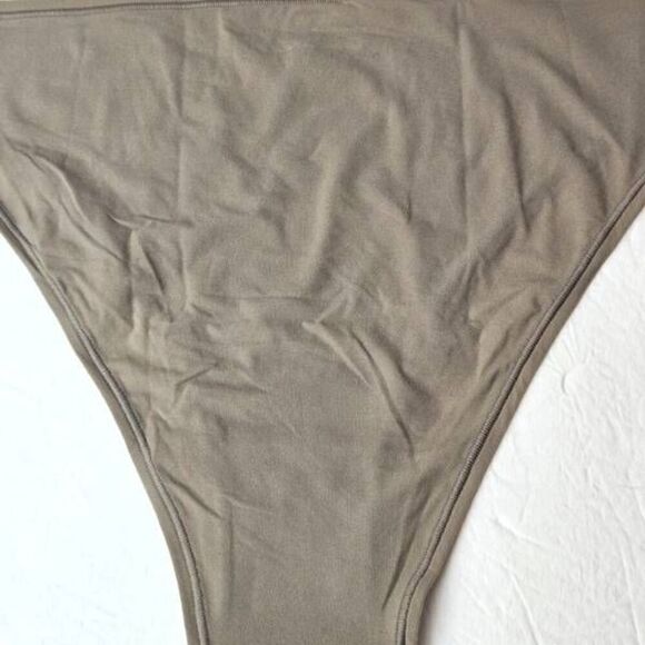 SKIMS BIKINI PANTY NWT - Picture 9 of 9